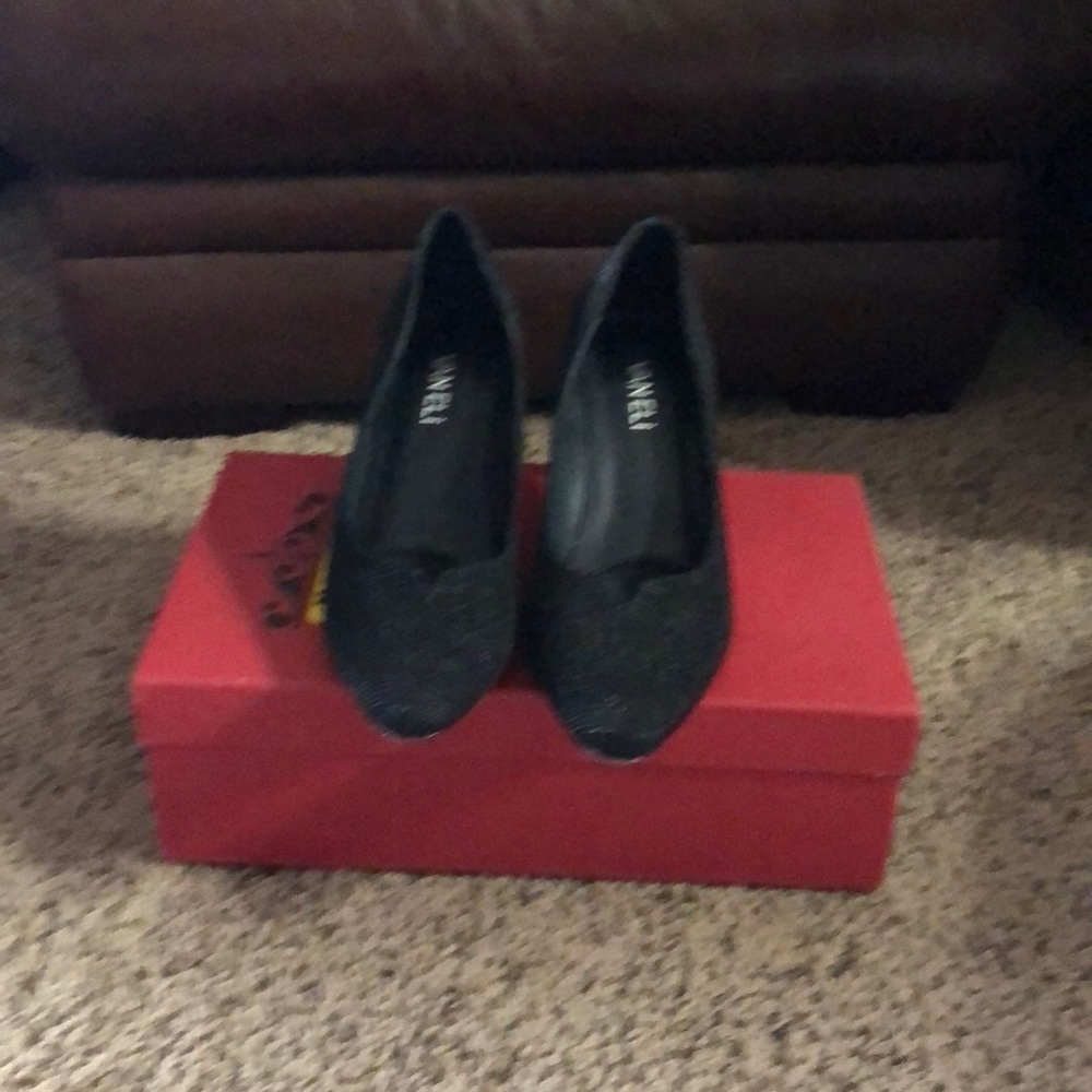 Van Eli Pumps
